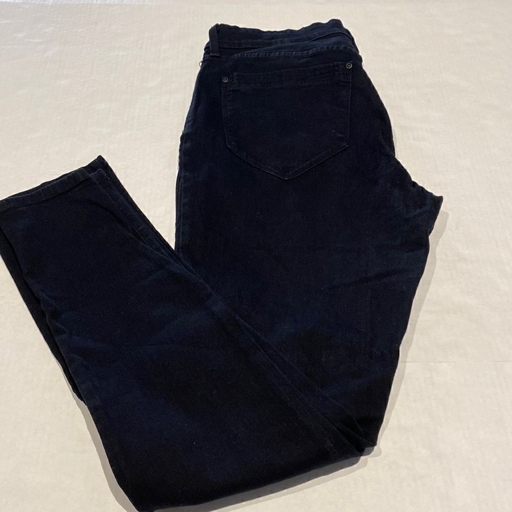NDYJ black 5pocket legging jeans with extra stitching on legs size 12